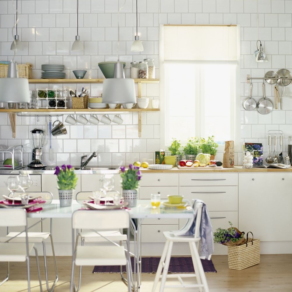 Кухня в скандинавском стиле в доме. Фото 6