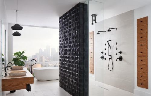 Интерьер ванной с душевой кабиной