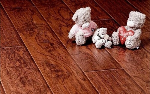 Выбираем виниловый пол